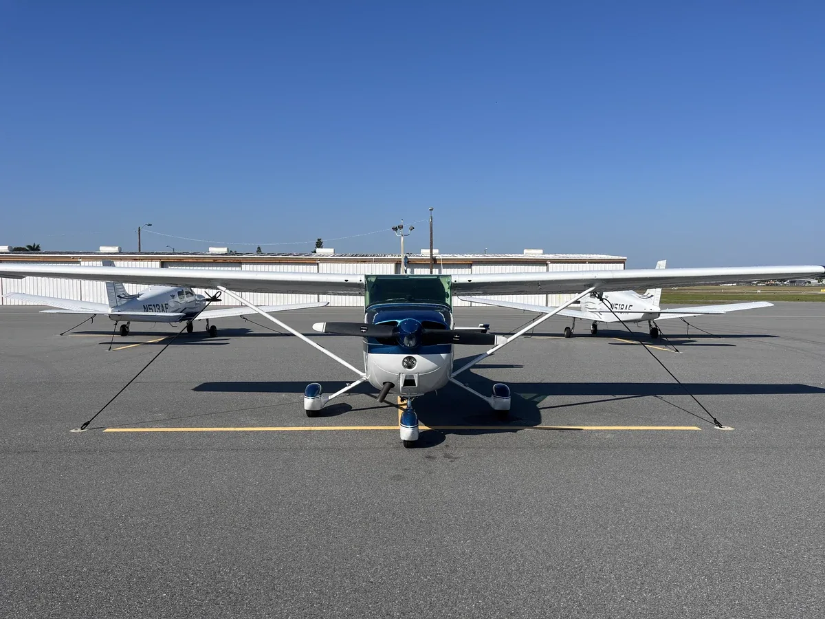 Exterior view of a 1980 Cessna 172N Skyhawk, N733ET.