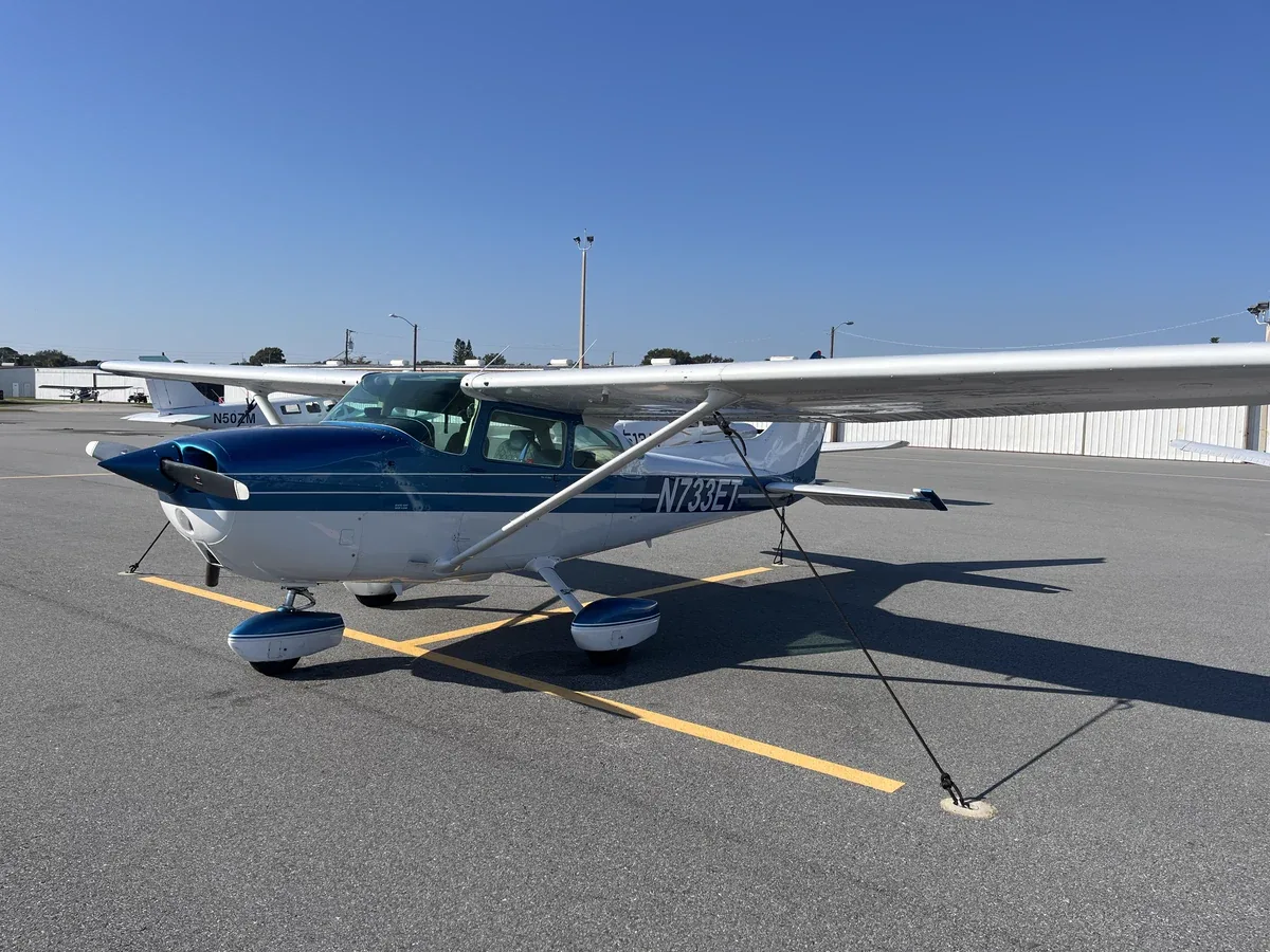 Exterior view of a 1980 Cessna 172N Skyhawk, N733ET.