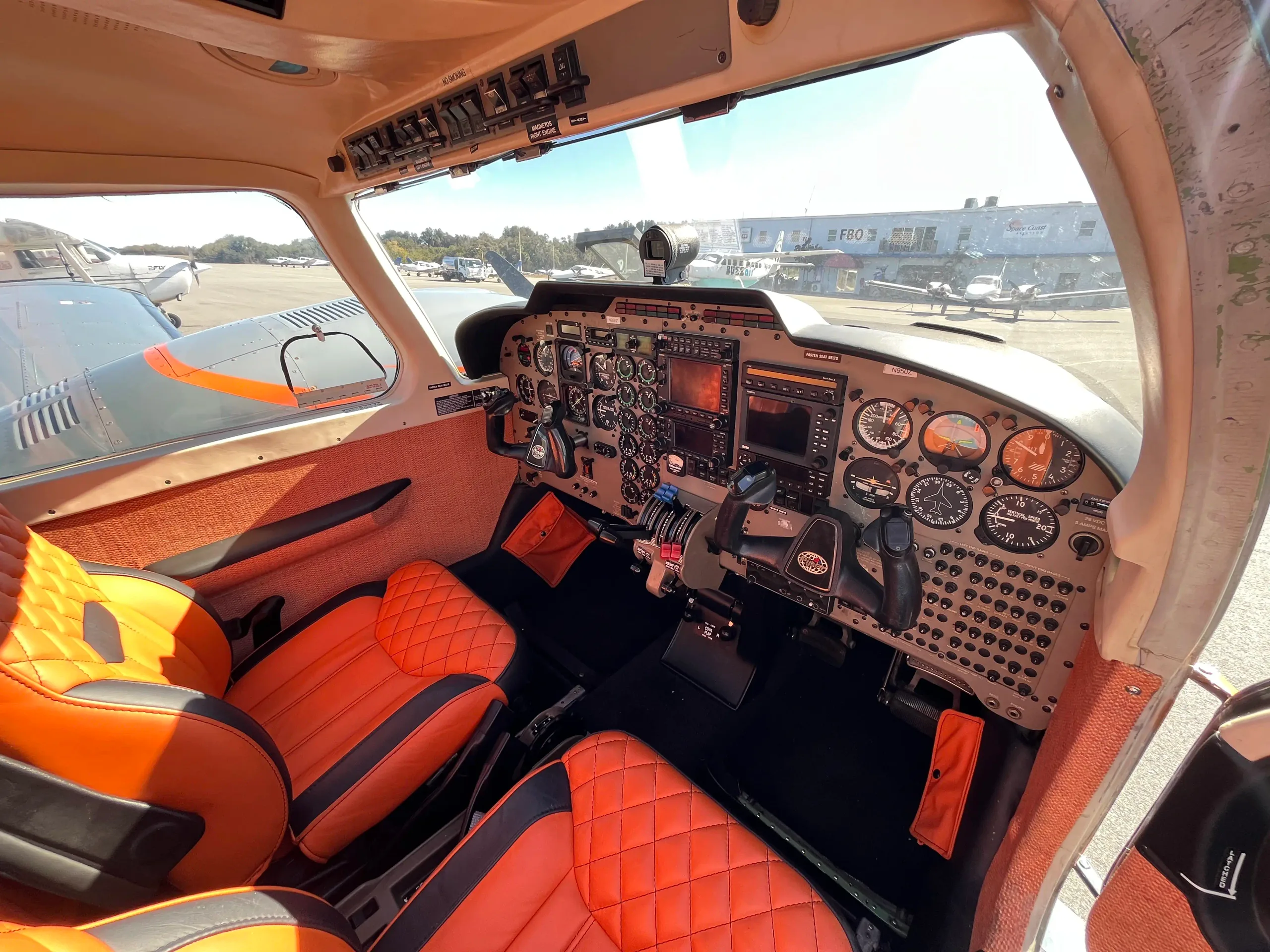 Cockpit and instrument panel of a 2001 Piper Seneca V.