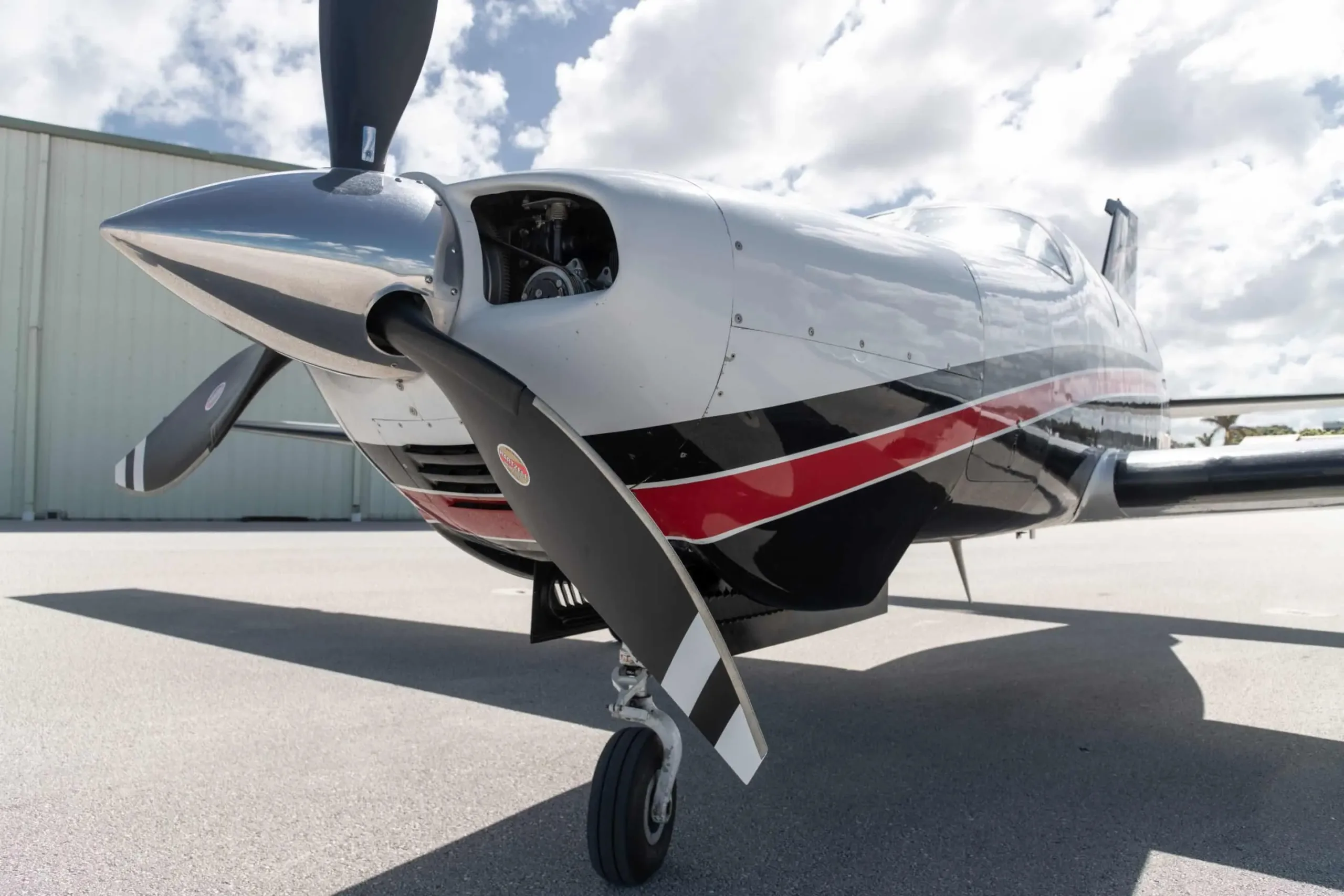 Exterior view of a 2016 Piper M350.