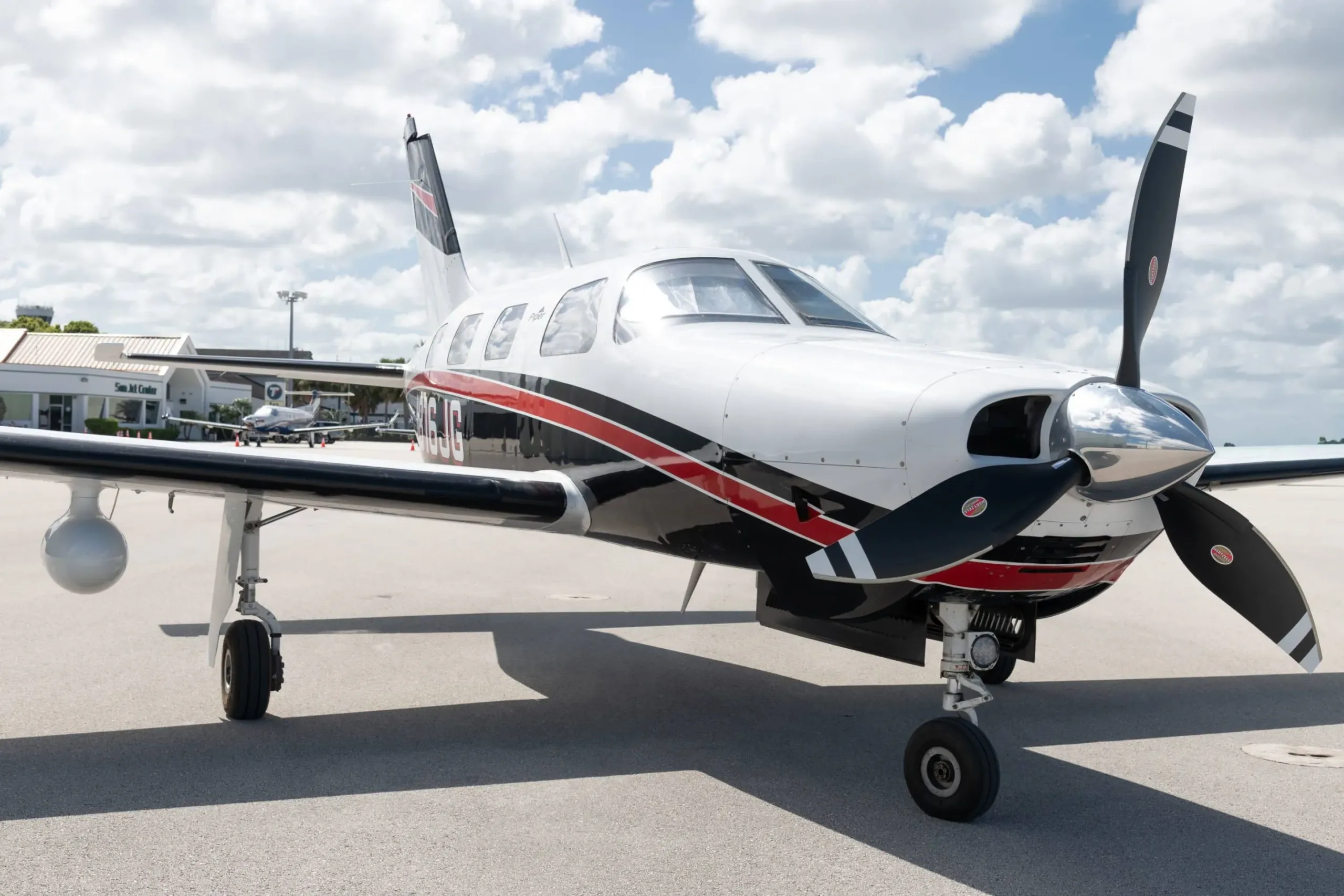 Exterior view of a 2016 Piper M350.