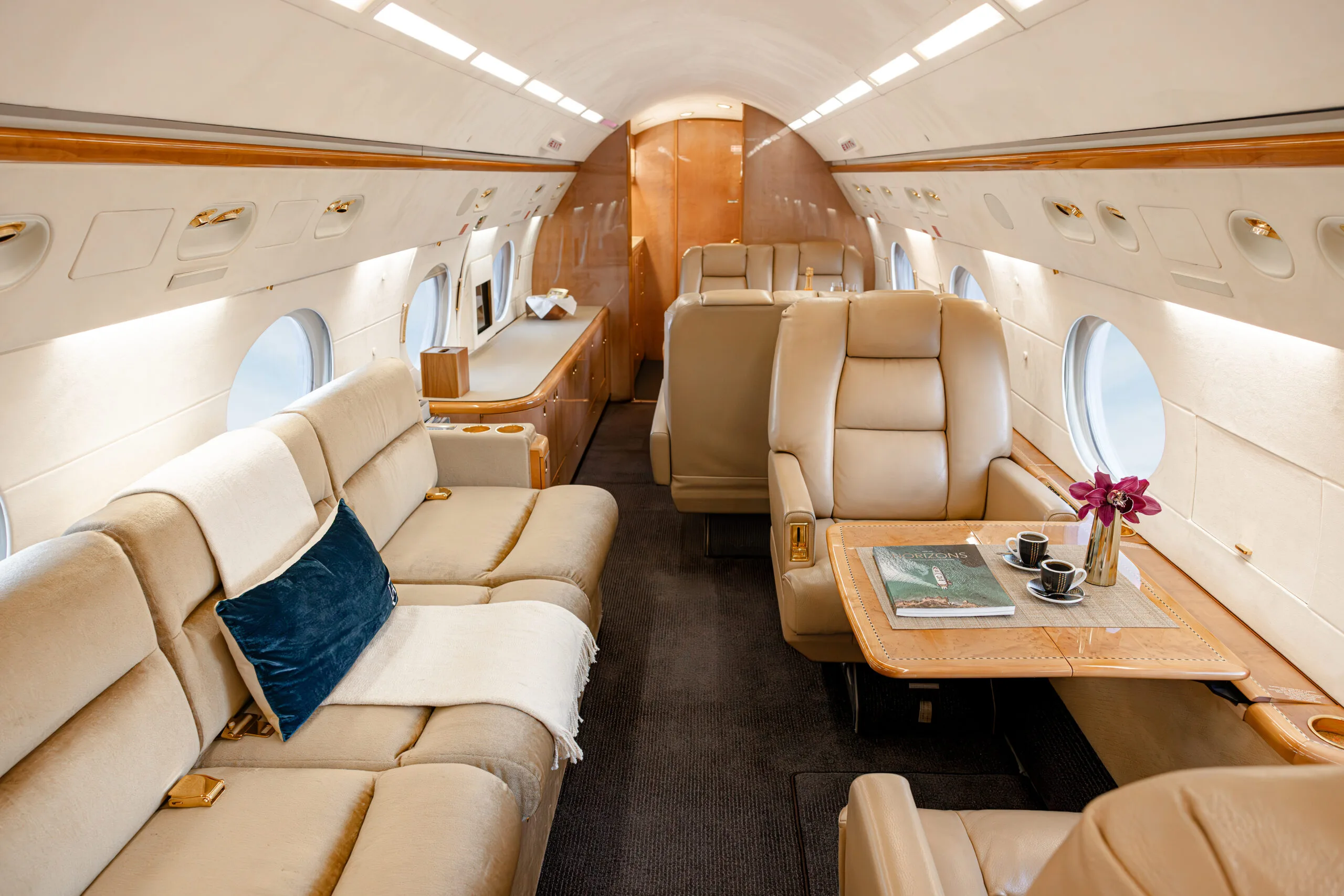 Cabin interior of a Gulfstream giv sp n371fp.