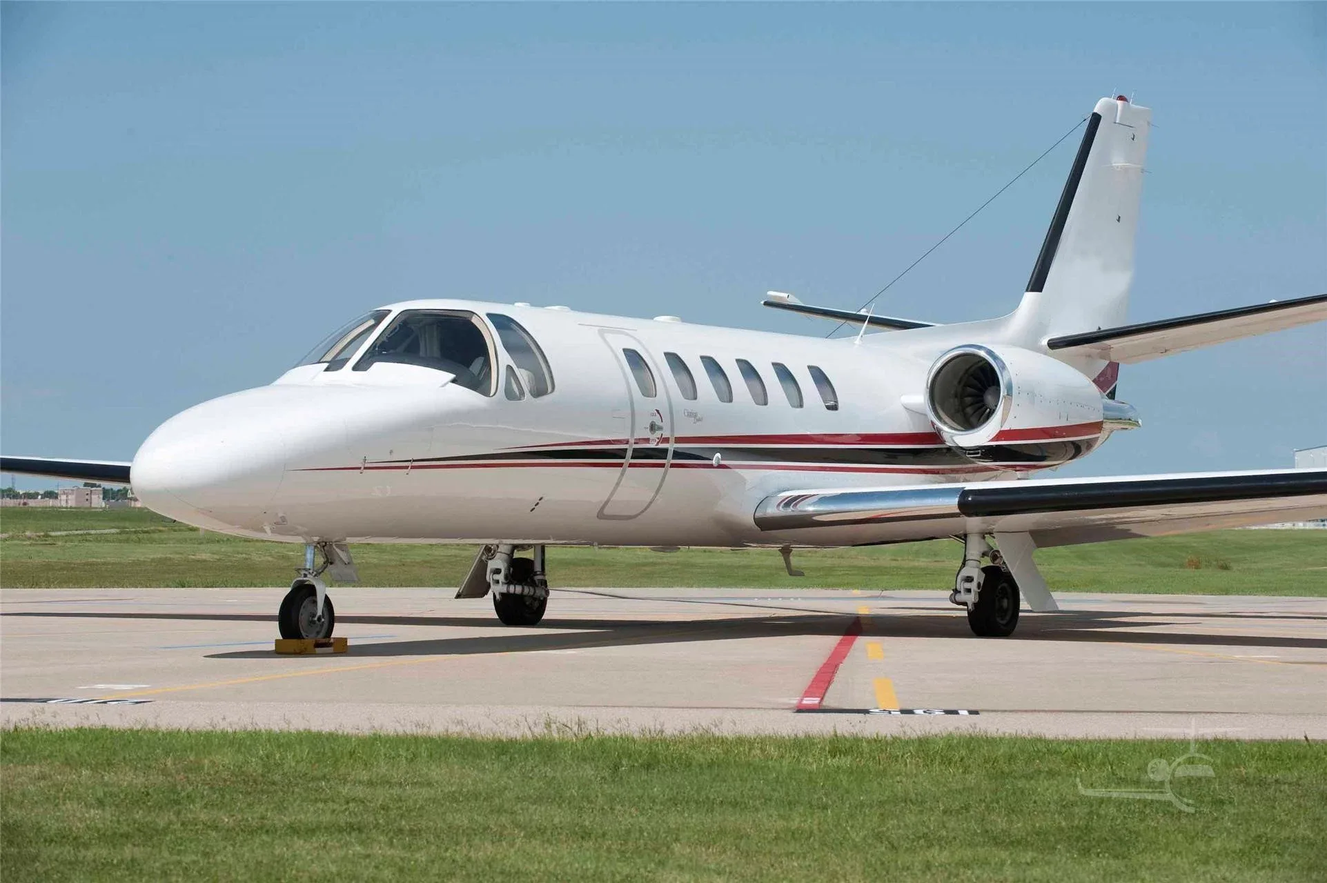 Cockpit and instrument panel of a 2002 Cessna CITATION BRAVO (°2002) - FLYINGGROUP Official Website.