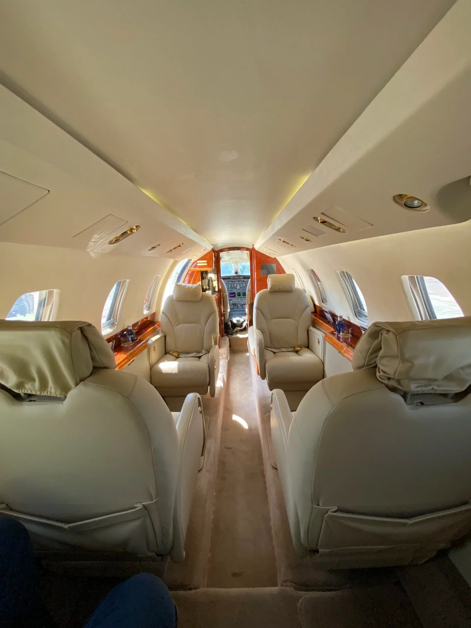 Cabin interior of a 1999 Cessna CITATION VII (°1999) - FLYINGGROUP Official Website.