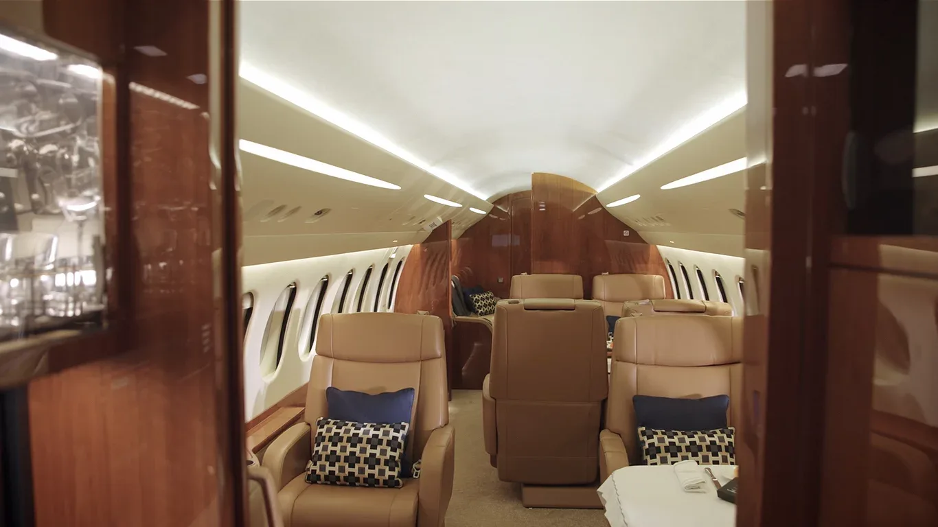 Cabin interior of a 2020 Dassault FALCON 7X (°2020) - FLYINGGROUP Official Website %.