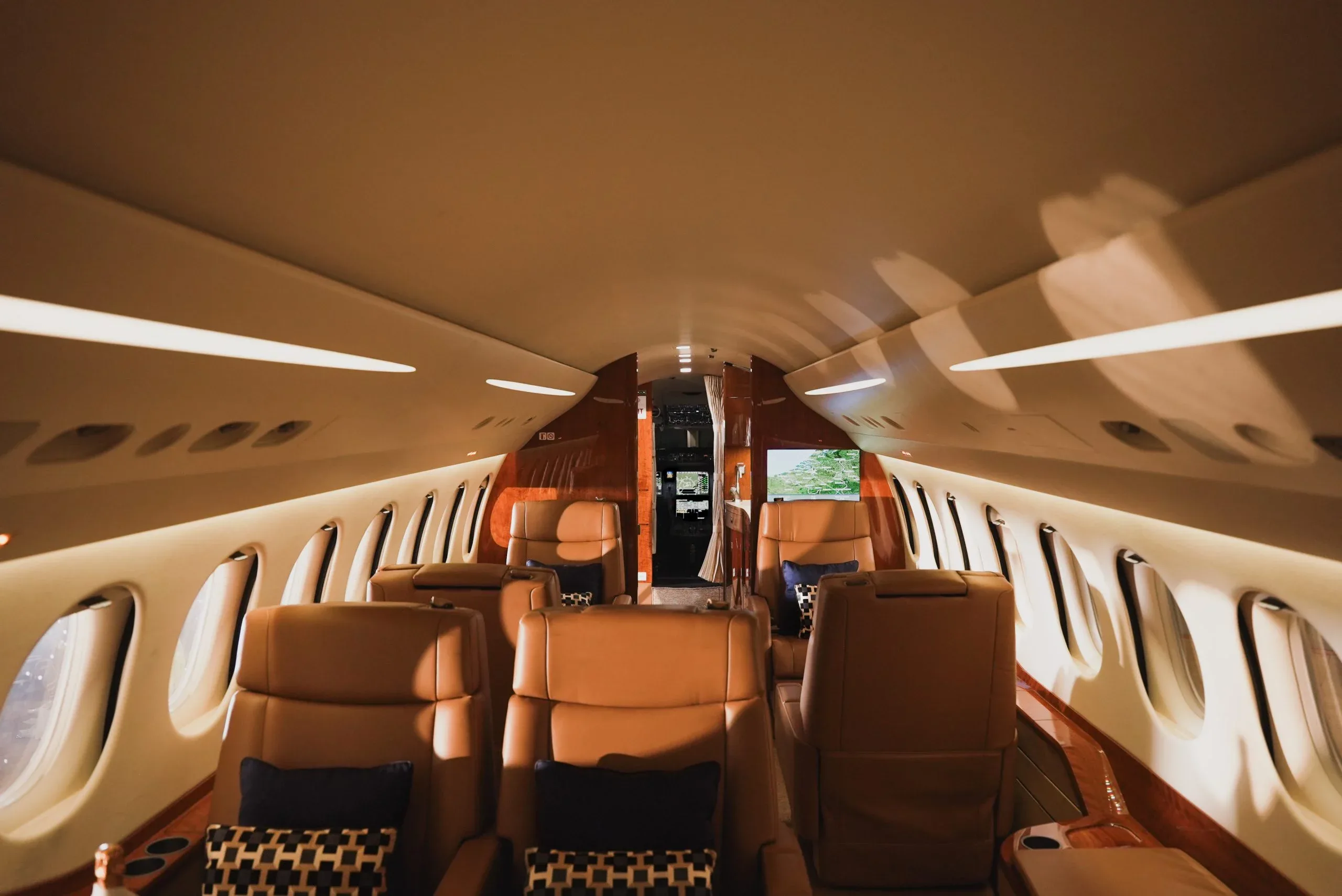 Cabin interior of a 2020 Dassault FALCON 7X (°2020) - FLYINGGROUP Official Website %.
