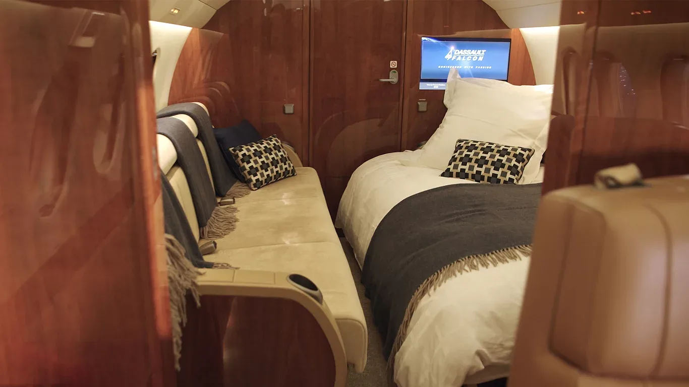 Cabin interior of a 2020 Dassault FALCON 7X (°2020) - FLYINGGROUP Official Website %.