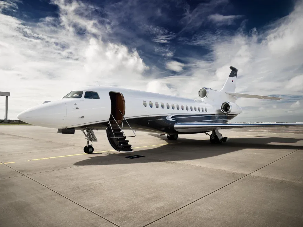 Exterior view of a 2020 Dassault FALCON 7X (°2020) - FLYINGGROUP Official Website %.