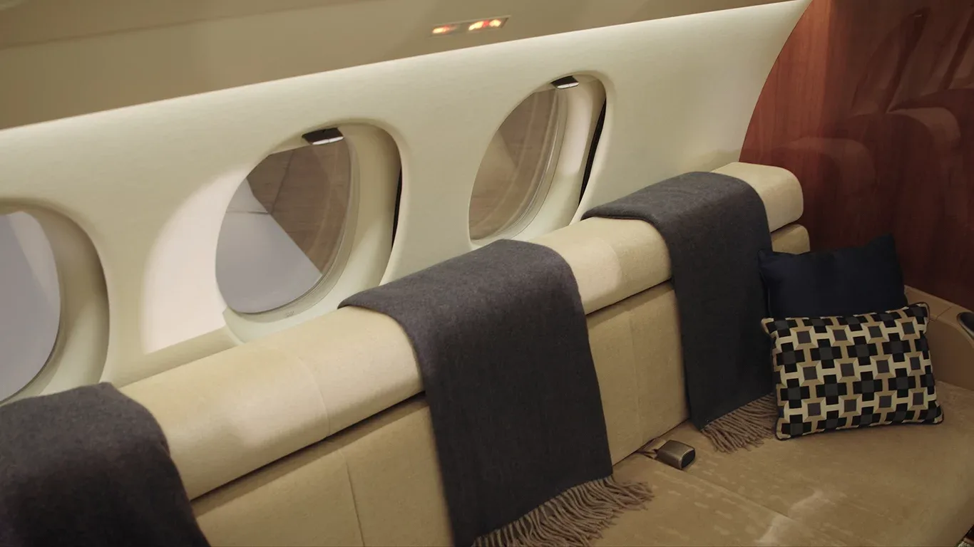 Cabin interior of a 2020 Dassault FALCON 7X (°2020) - FLYINGGROUP Official Website %.