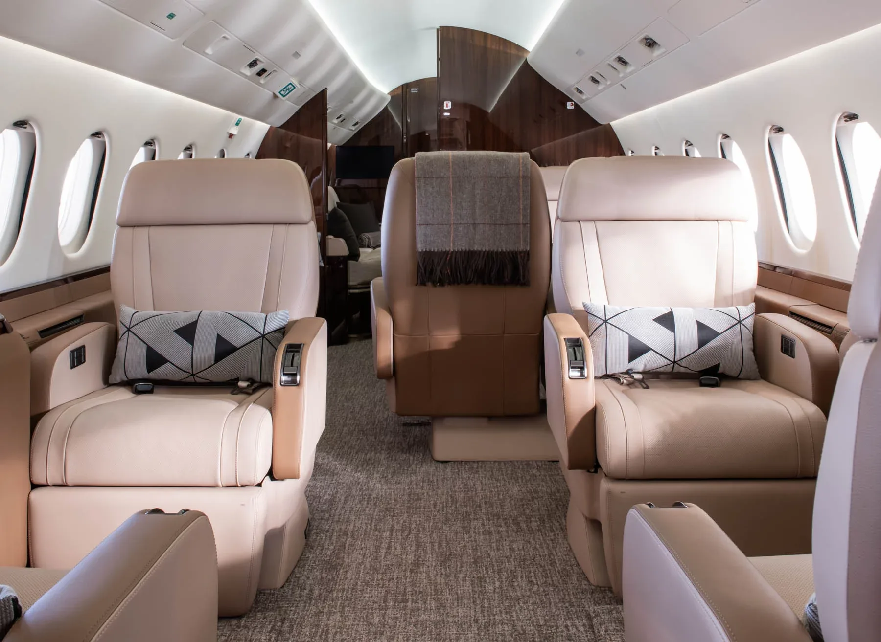 Cabin interior of a 2023 Dassault FALCON 900LX EASy II (°2023) - FLYINGGROUP Official Website.