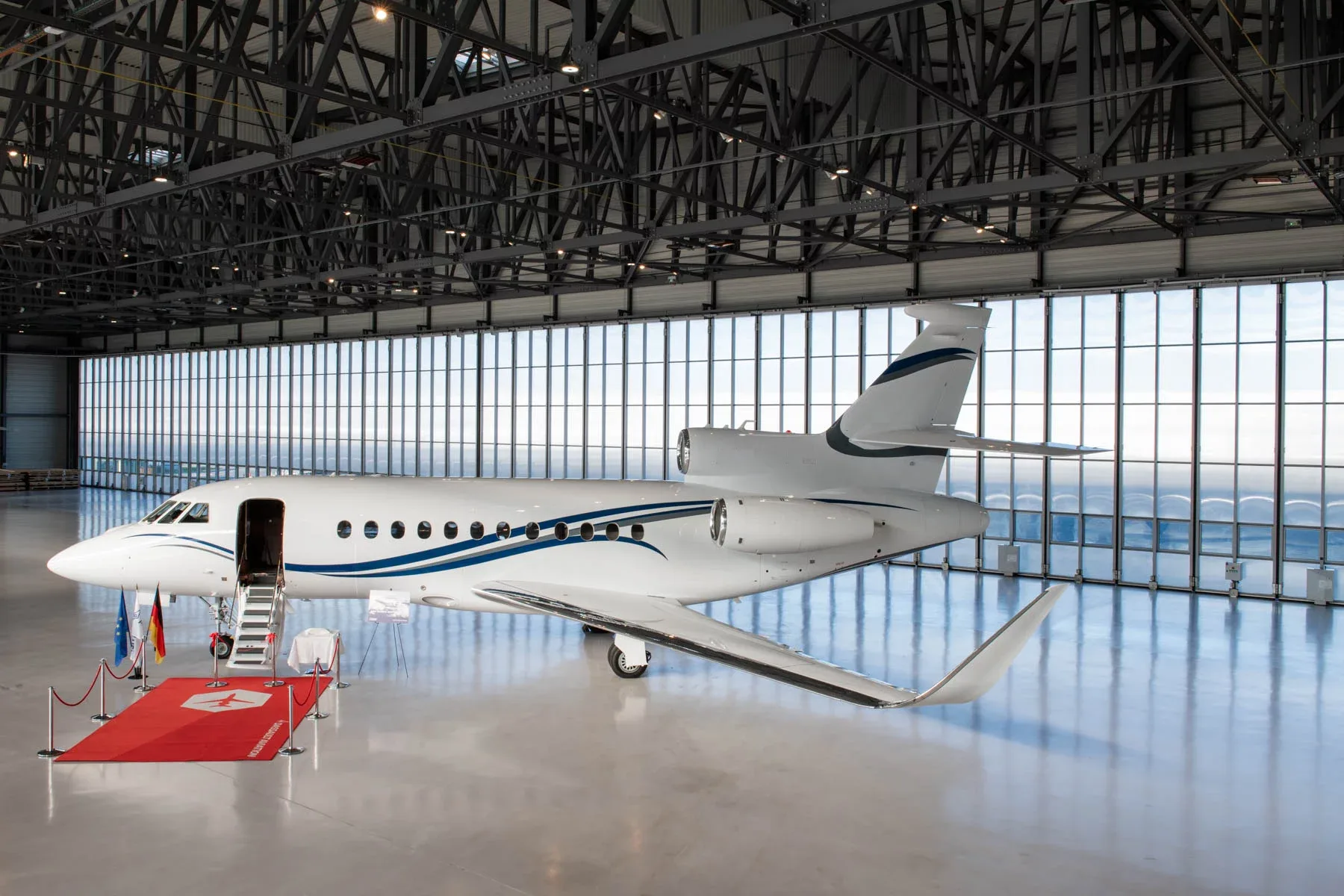 Exterior view of a 2023 Dassault FALCON 900LX EASy II (°2023) - FLYINGGROUP Official Website.