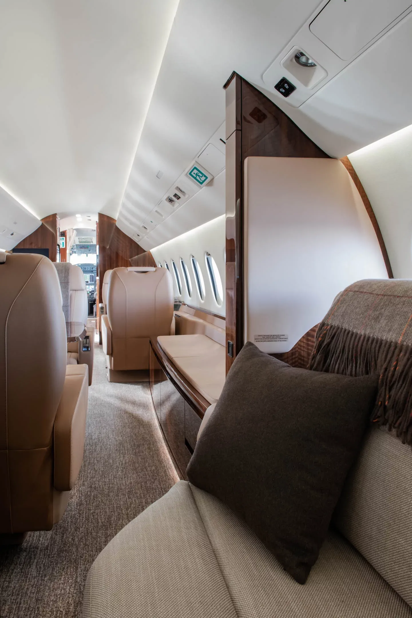 Cabin interior of a 2023 Dassault FALCON 900LX EASy II (°2023) - FLYINGGROUP Official Website.