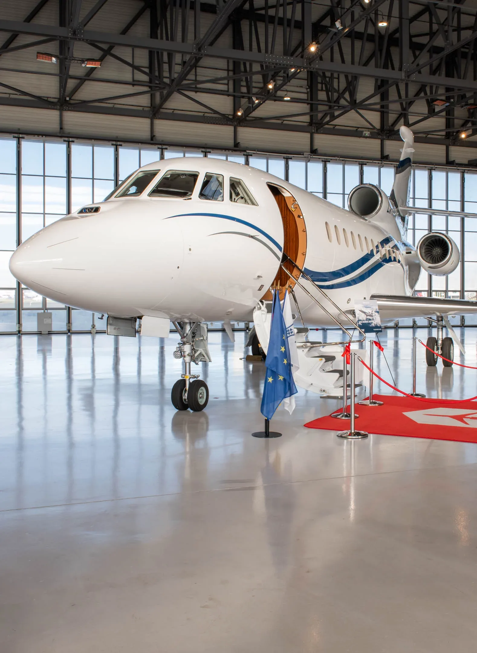 Exterior view of a 2023 Dassault FALCON 900LX EASy II (°2023) - FLYINGGROUP Official Website.