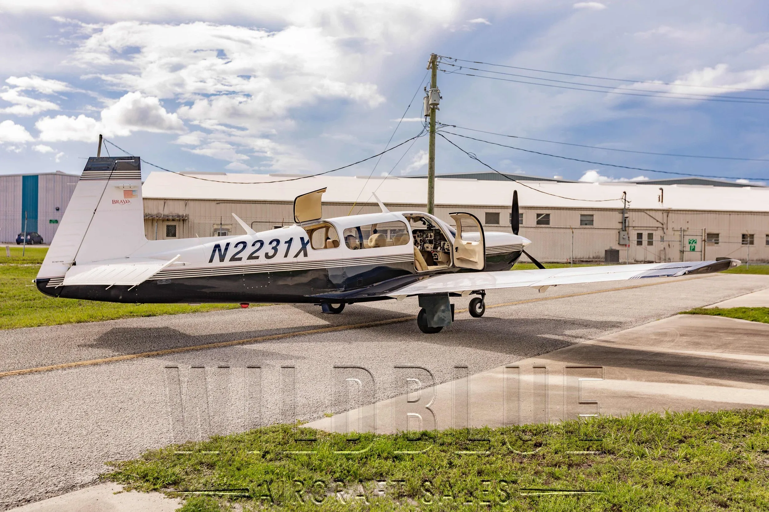 Exterior view of a 2000 Mooney M20M Bravo.