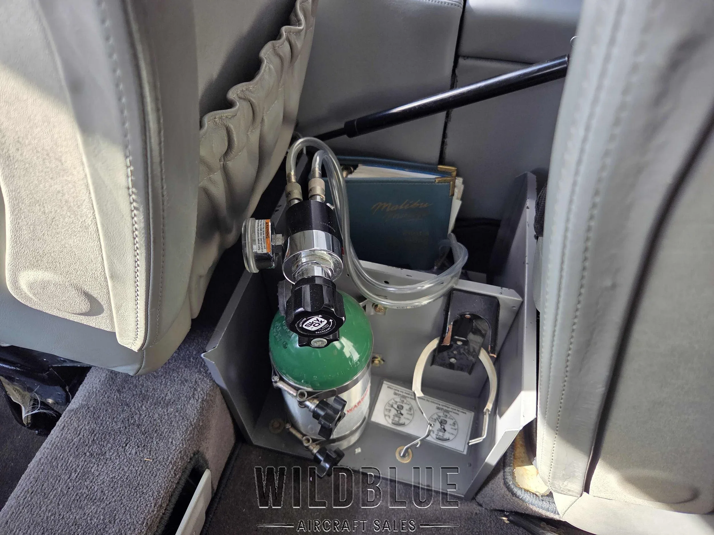 Cabin interior of a 1989 Piper Malibu Mirage.