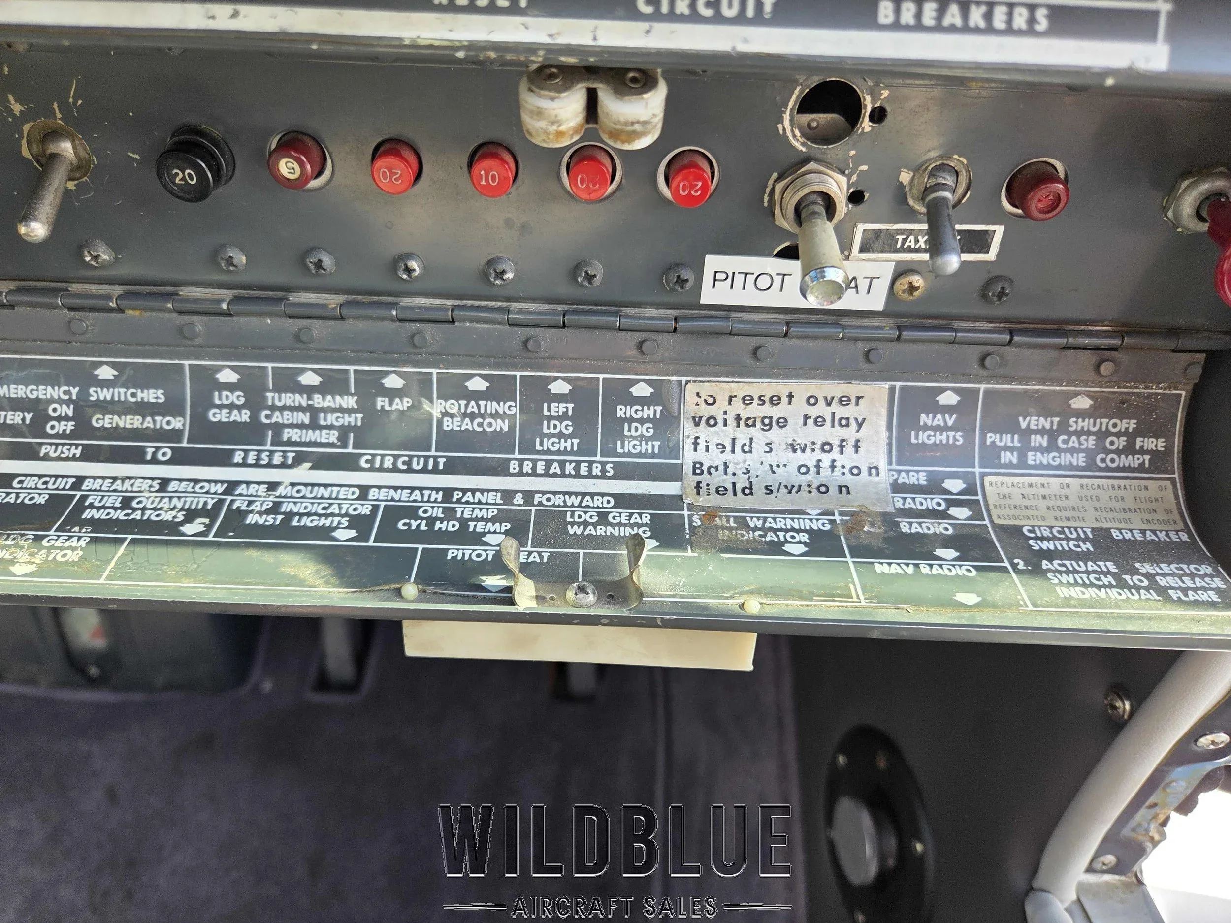 Avionics suite of a 1960 Beech M35 Bonanza.