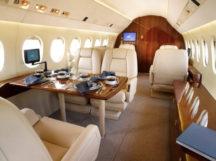 Cabin interior of a 2004 Dassault Falcon 900EX EASy SN 139.