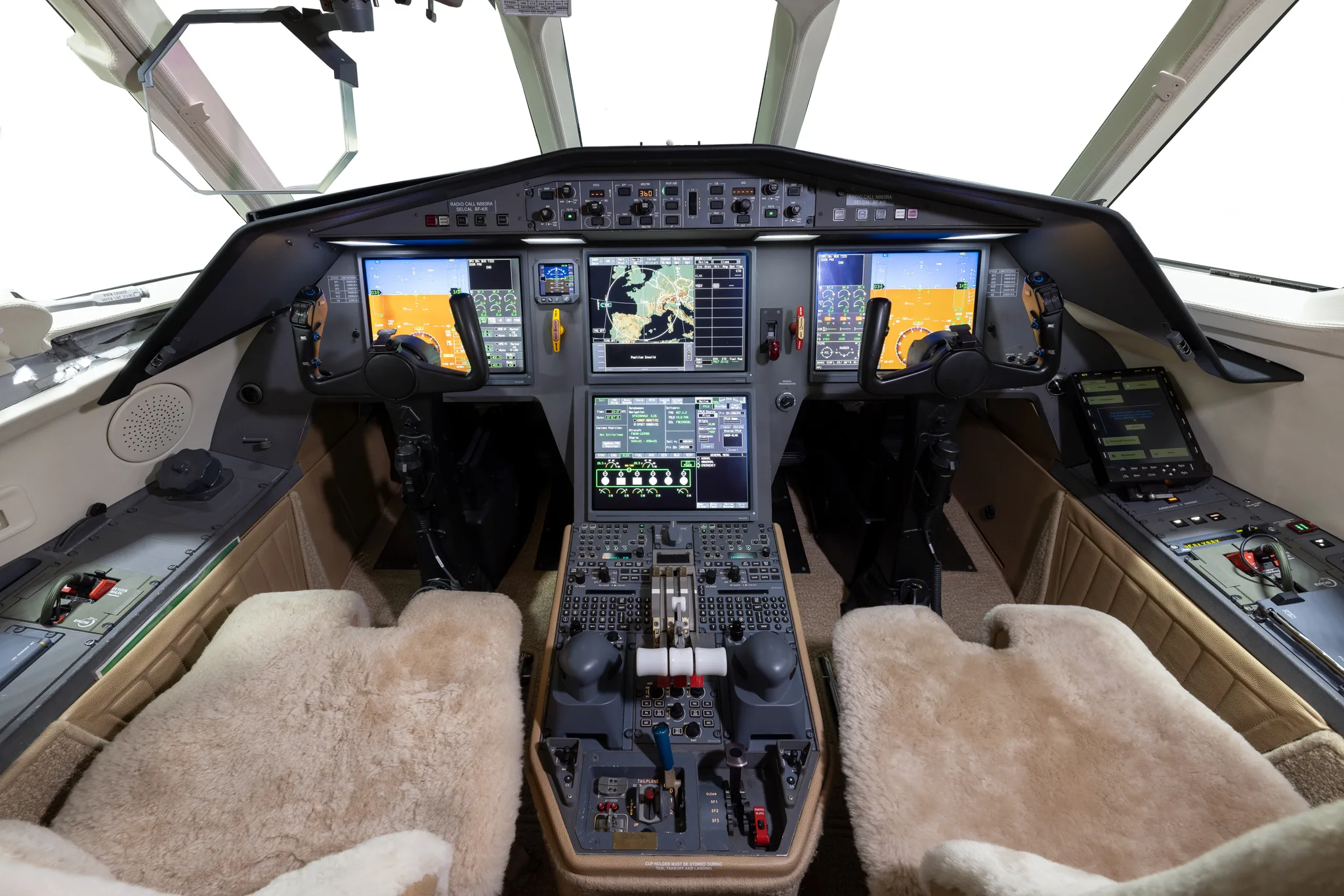 Cockpit and instrument panel of a 2005 Dassault Falcon 900EX SN 151.