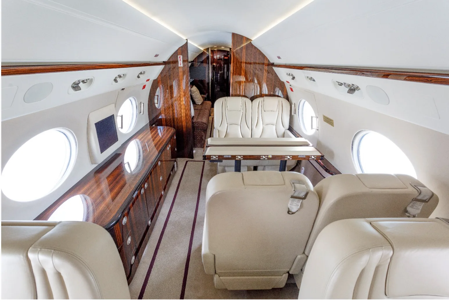 Cabin interior of a 2008 Gulfstream G450.