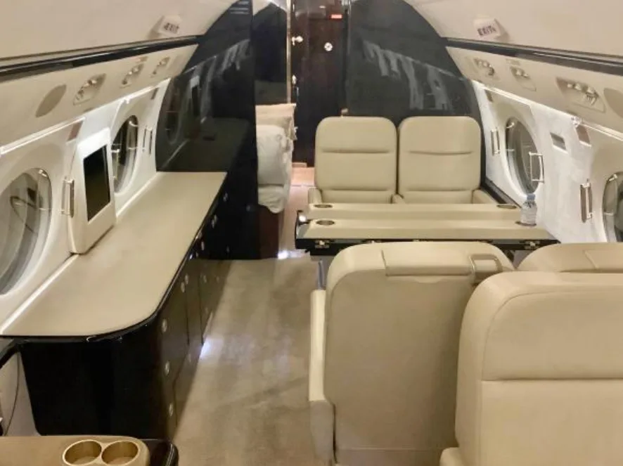 Cabin interior of a 2009 Gulfstream G550 SN 5233.