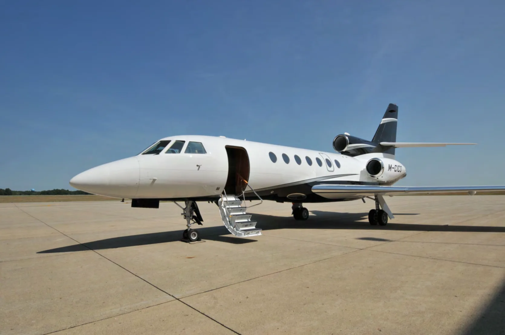 Exterior view of a 2006 Dassault Falcon 50EX SN 345.