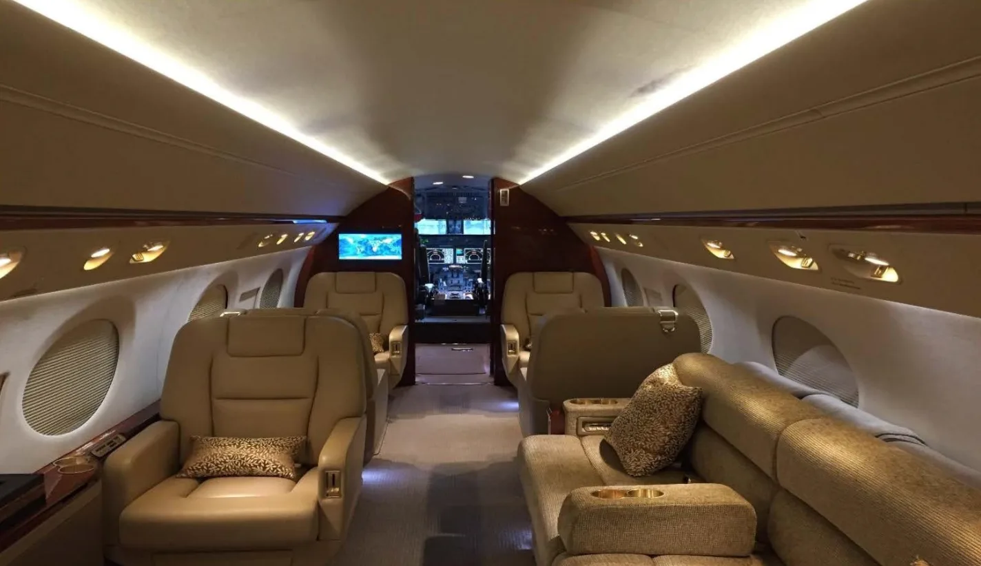 Cabin interior of a 2007 Gulfstream G450.