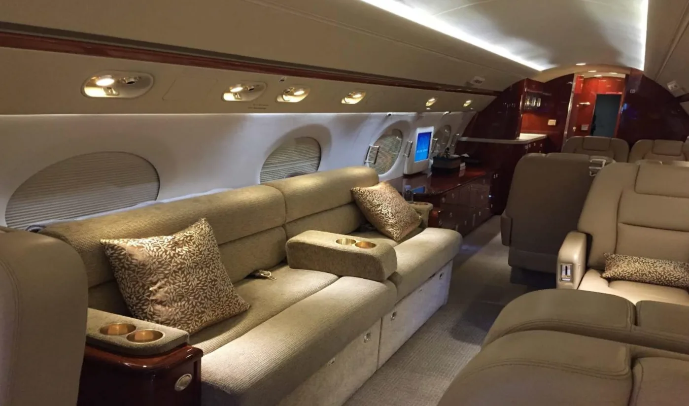 Cabin interior of a 2007 Gulfstream G450.
