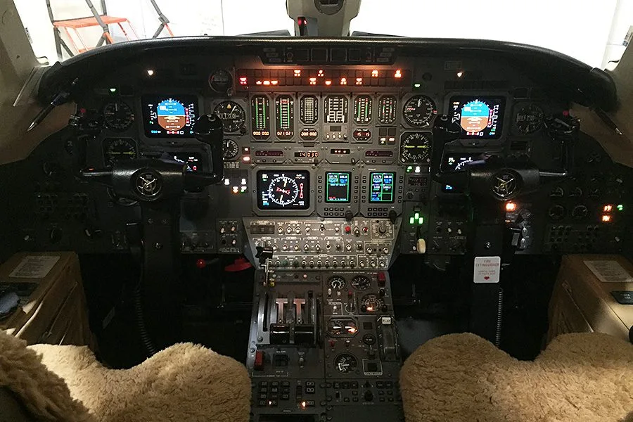 Cockpit and instrument panel of a Garrett GTCP36-150(W).
