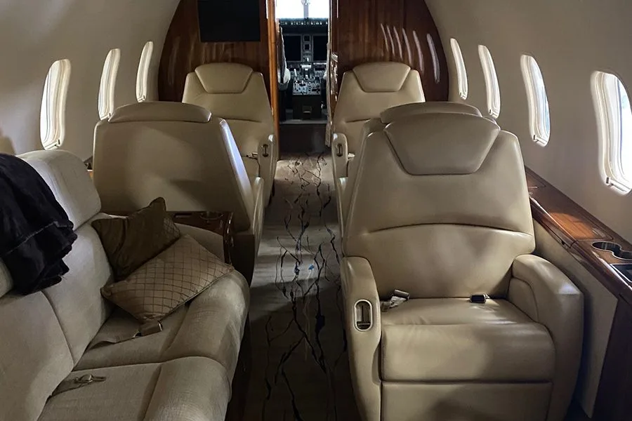 Cabin interior of a Bombardier Challenger 300 – 20399.