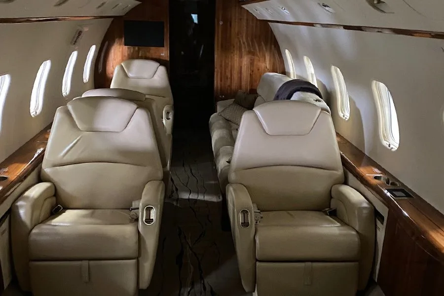 Cabin interior of a Bombardier Challenger 300 – 20399.