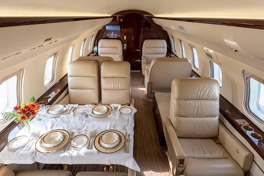 Cabin interior of a Bombardier Challenger 605 – 5755.