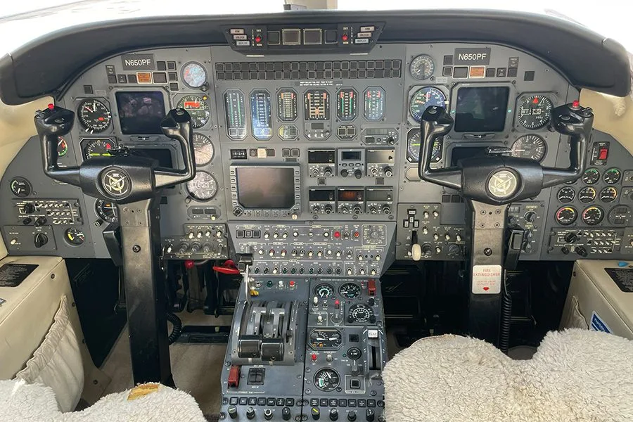 Cockpit and instrument panel of a Cessna Citation III – 0154.