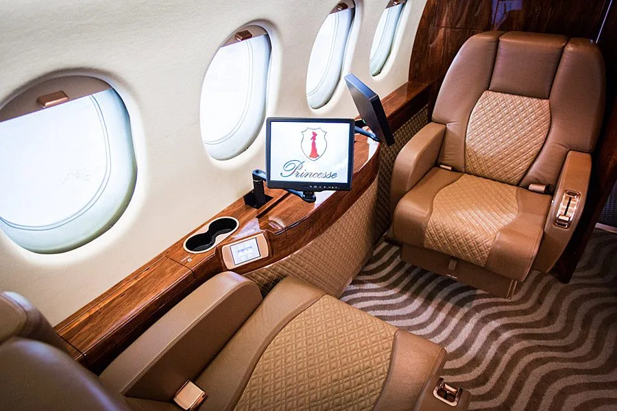Cabin interior of a Dassault Falcon 900B-0111.