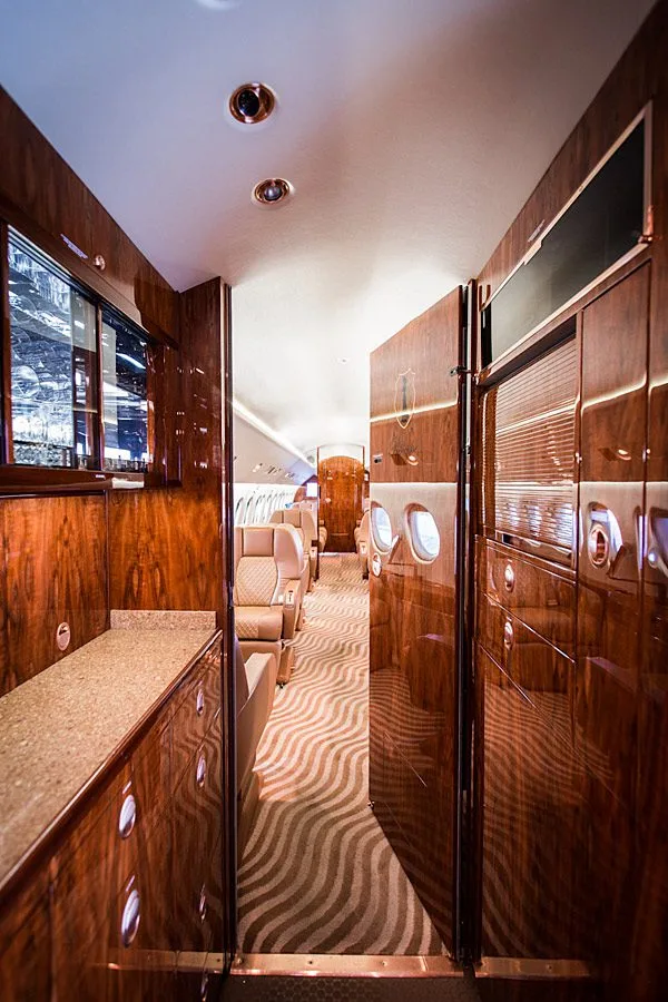 Cabin interior of a Dassault Falcon 900B-0111.