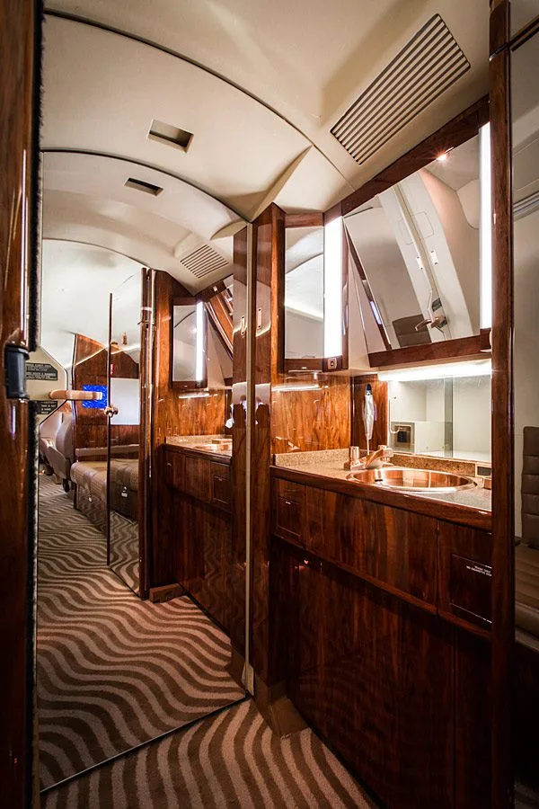 Cabin interior of a Dassault Falcon 900B-0111.
