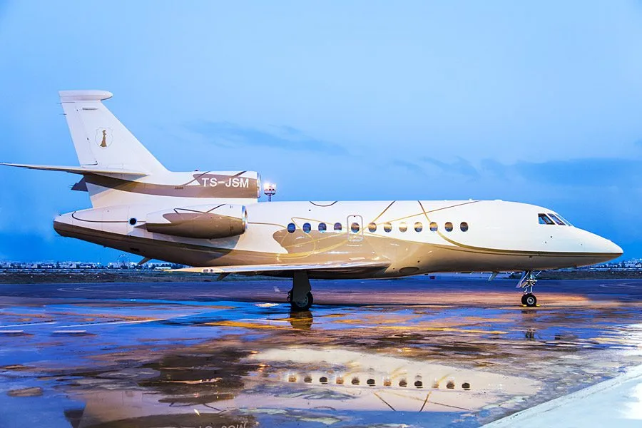 Exterior view of a Dassault Falcon 900B-0111.
