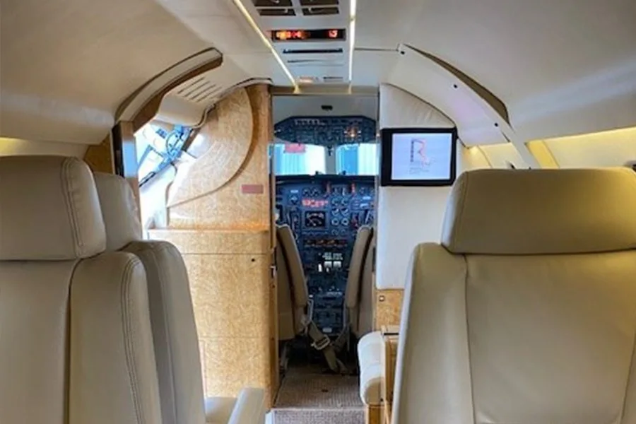 Cabin interior of a Dassault Falcon 100 – 0216.