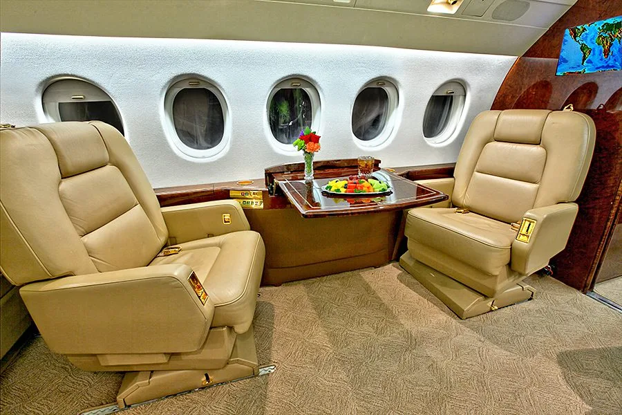 Cabin interior of a 2000 Dassault Falcon 2000 – 0122.