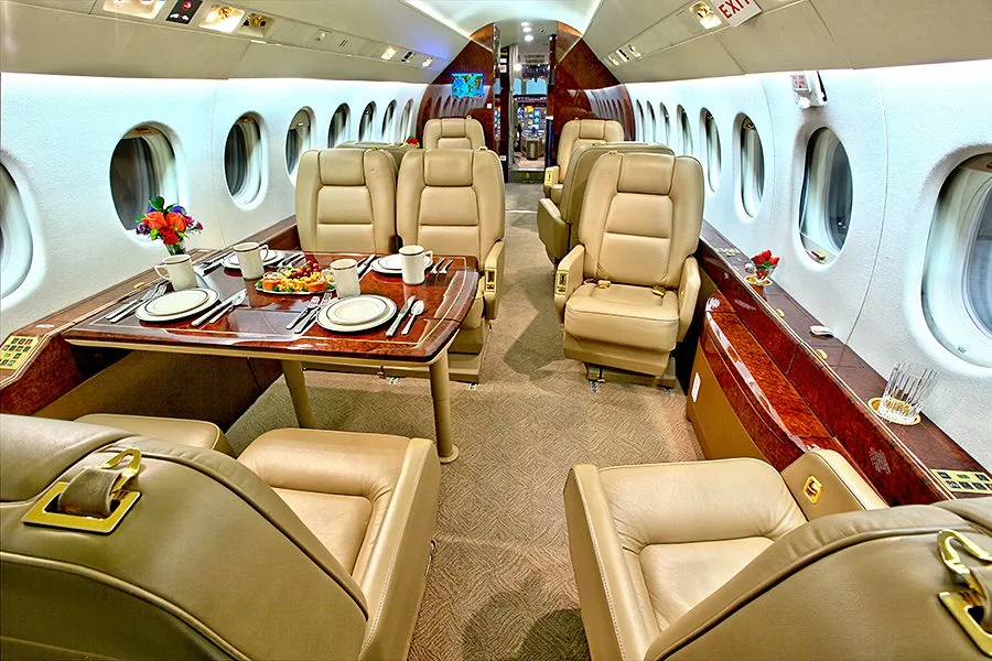 Cabin interior of a 2000 Dassault Falcon 2000 – 0122.