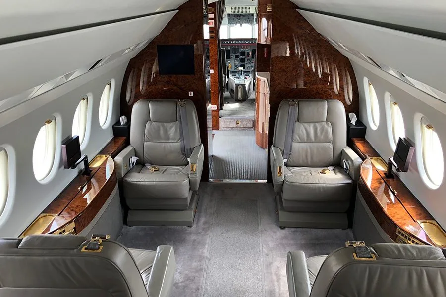 Cabin interior of a 2000 Dassault Falcon 2000 – 0209.