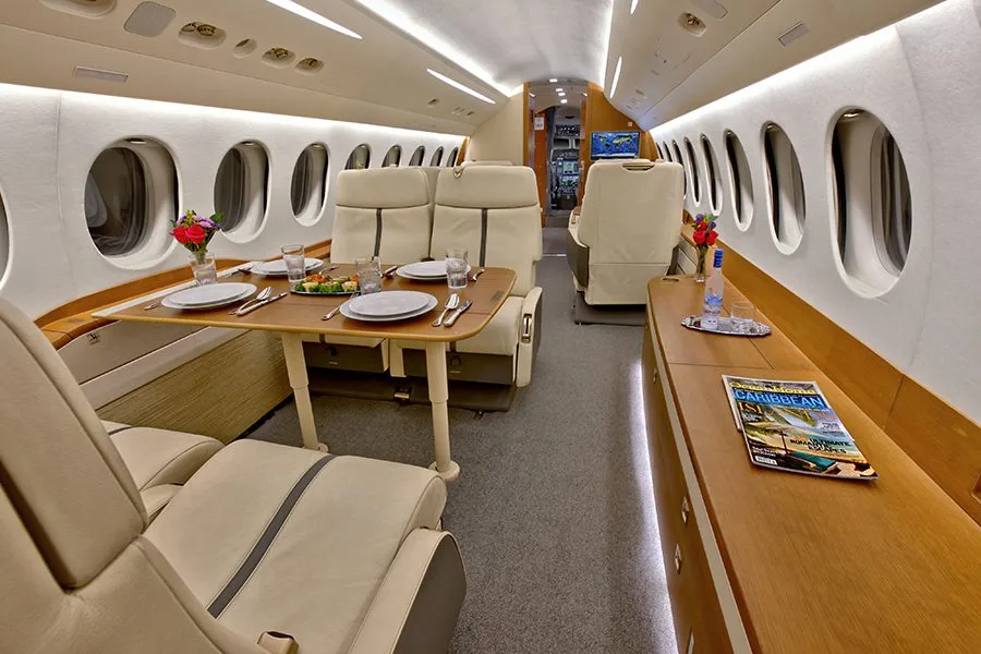 Cabin interior of a Dassault Falcon 7X – 0219.