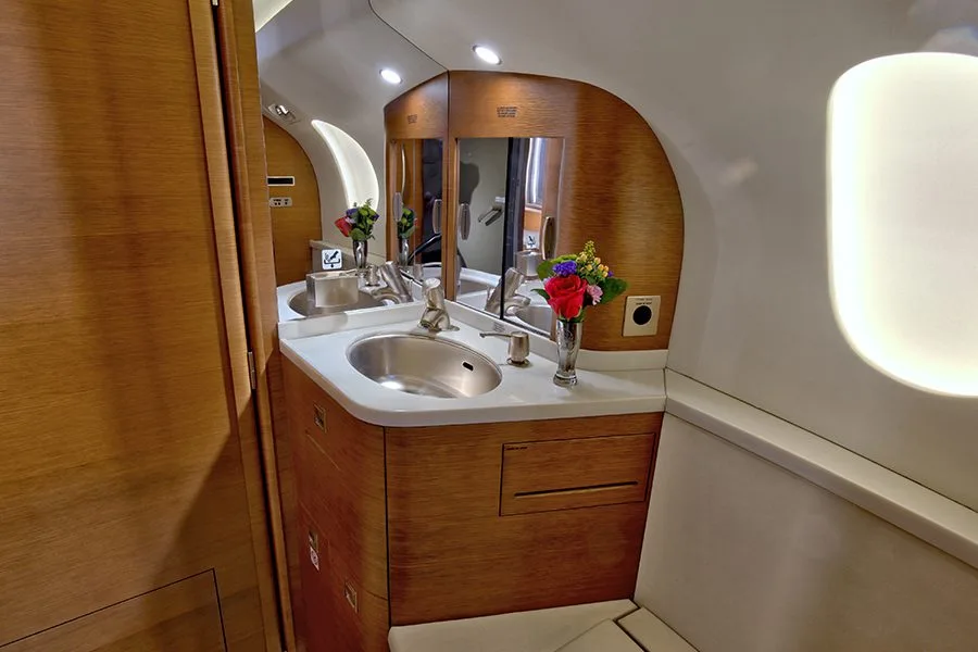 Cabin interior of a Dassault Falcon 7X – 0219.