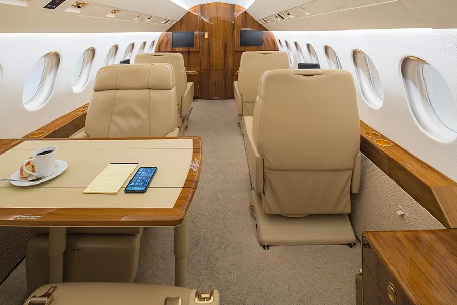 Cabin interior of a Dassault Falcon 900DX – 0620.