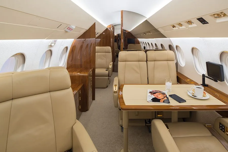 Cabin interior of a Dassault Falcon 900DX – 0620.