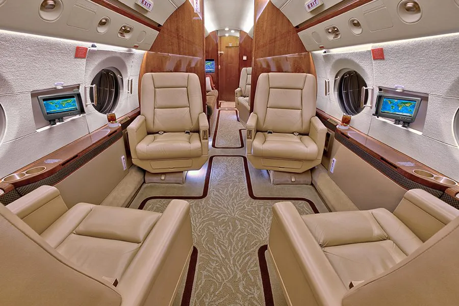Cabin interior of a Gulfstream G450 – 4087.
