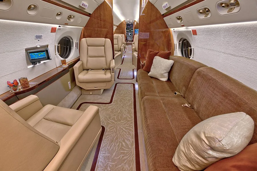 Cabin interior of a Gulfstream G450 – 4087.