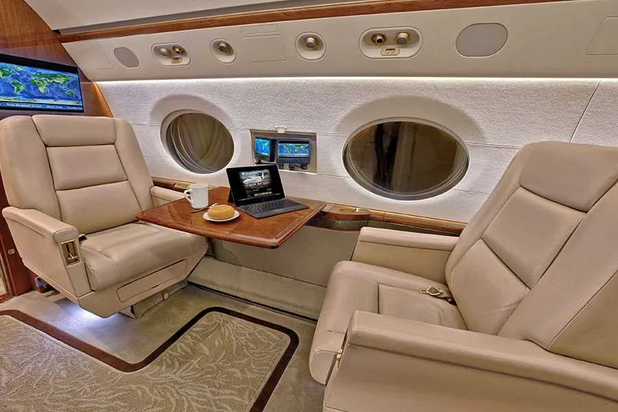 Cabin interior of a Gulfstream G450 – 4087.