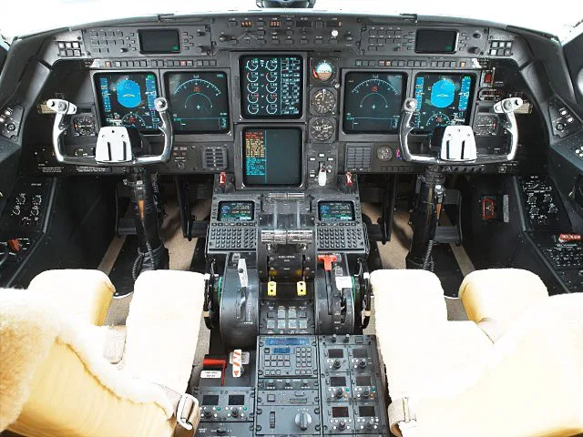 Cockpit and instrument panel of a 1986 Gulfstream IV.