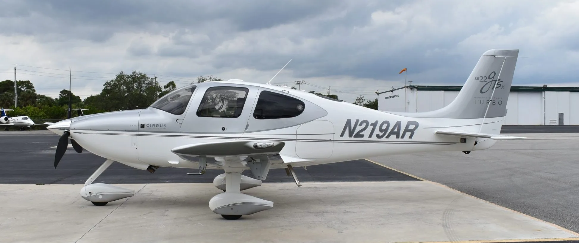 Exterior view of a 2009 Cirrus SR22T G3 GTS.