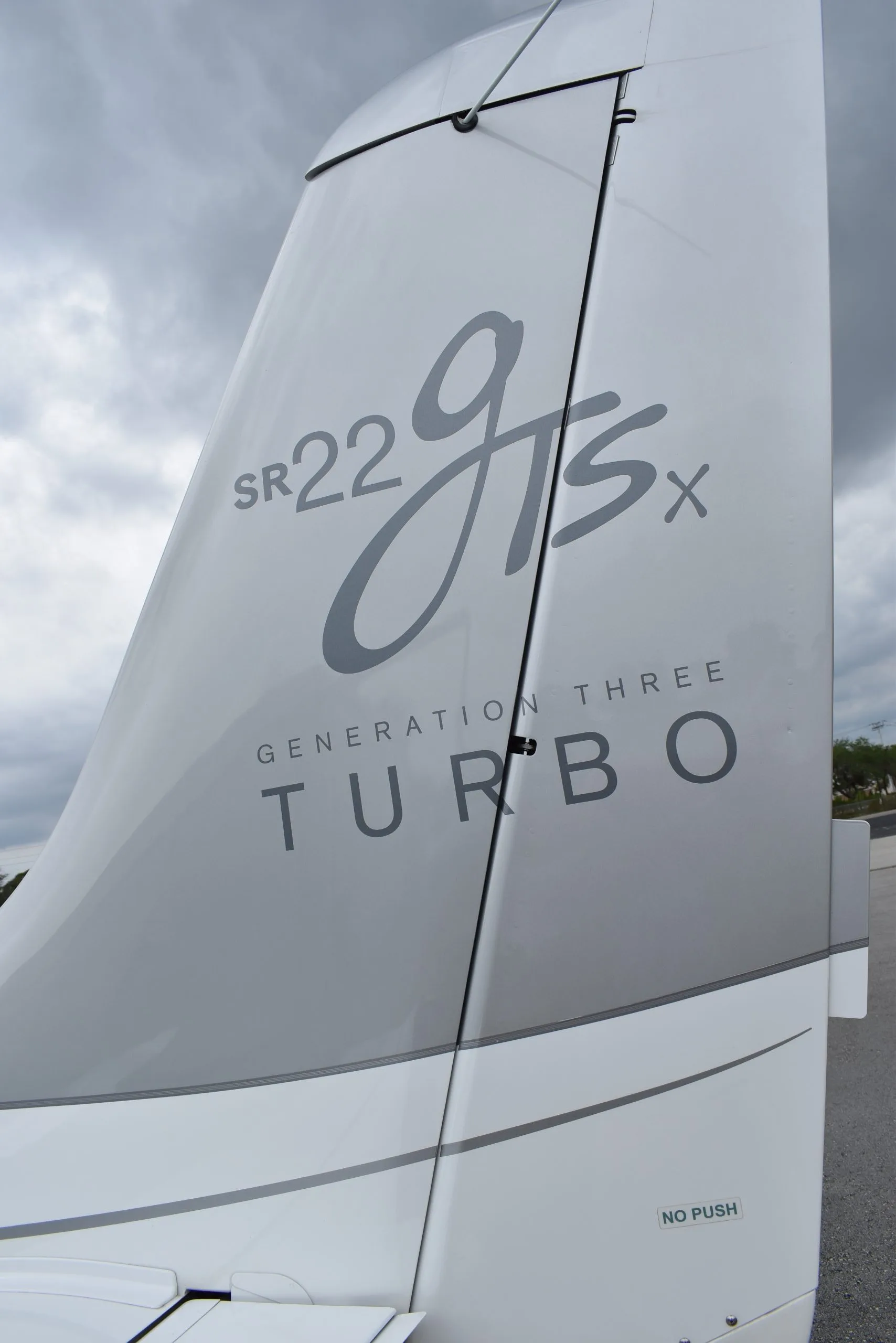 Exterior view of a 2009 Cirrus SR22T G3 GTS.
